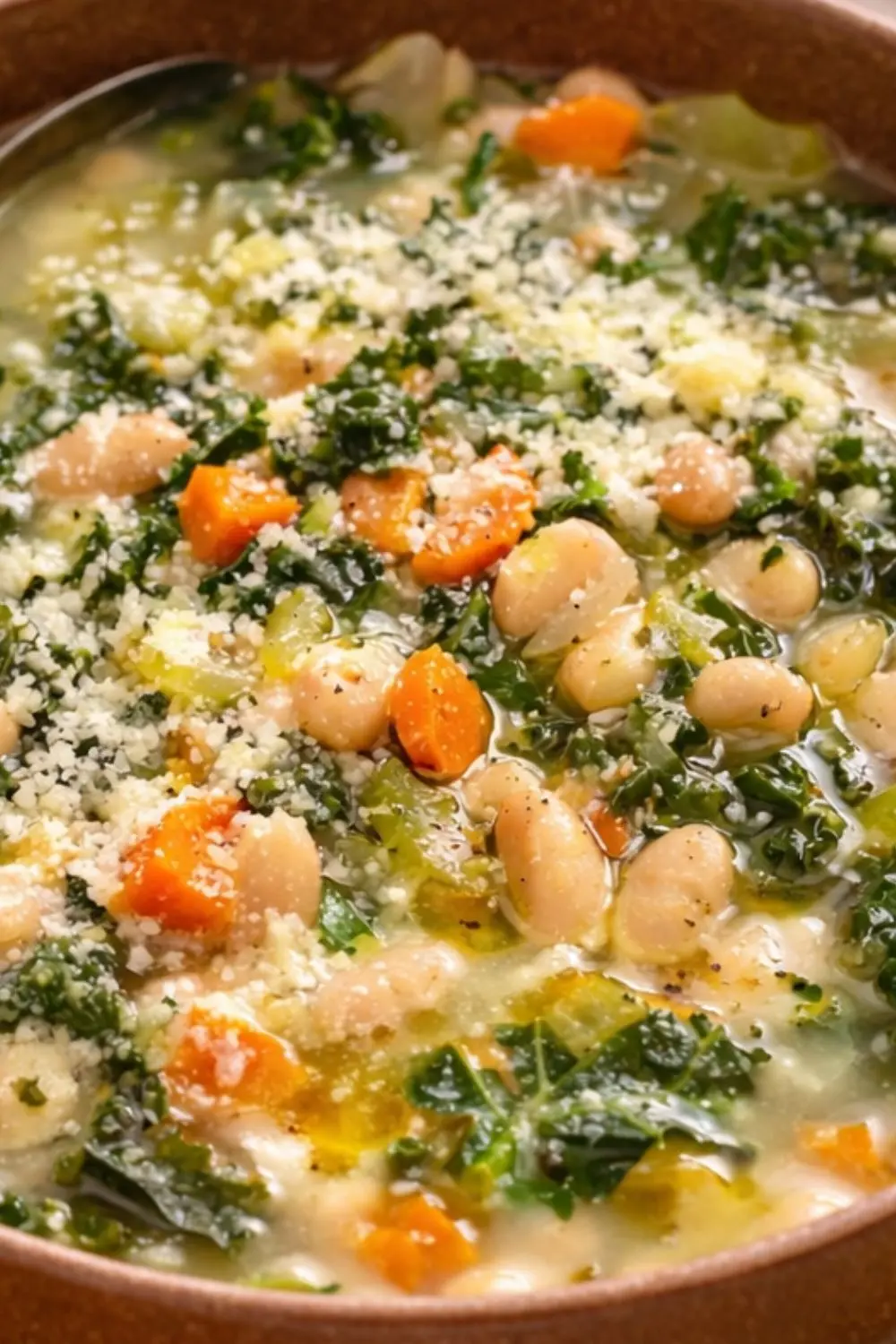 BEST Vegan White Bean and Kale Soup
