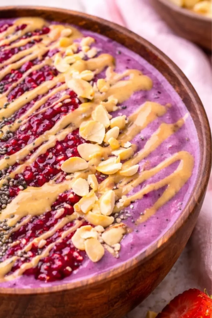 Vegan Peanut Butter Berry Smoothie Bowl