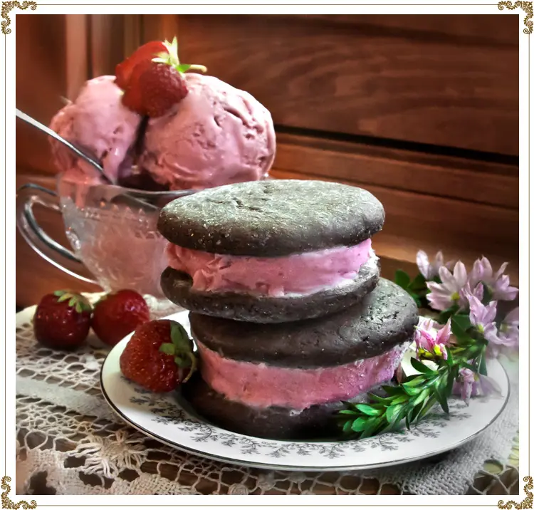 Vegan Strawberry Blueberry Ice Cream Sandwiches