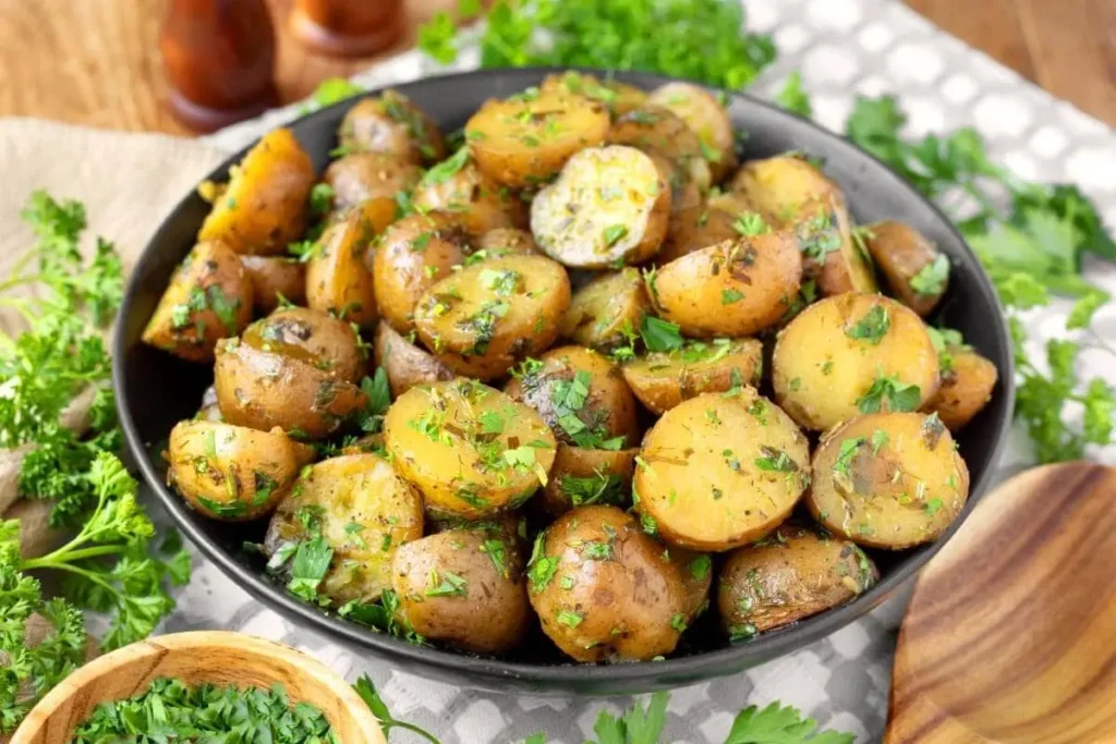 Easy Crockpot Garlic Herb Potatoes