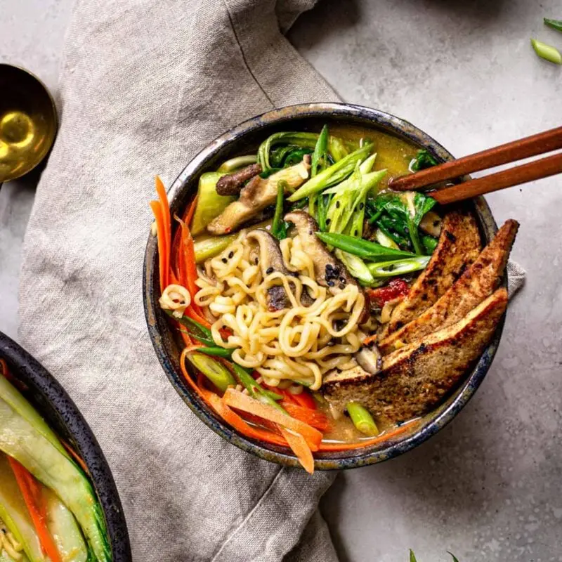 Easy One-Pot Spicy Miso Ramen (Vegan)