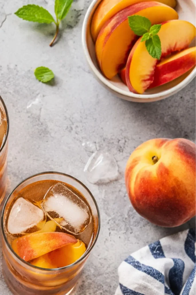 Cold Brew Iced Tea with Fresh Peach Slices