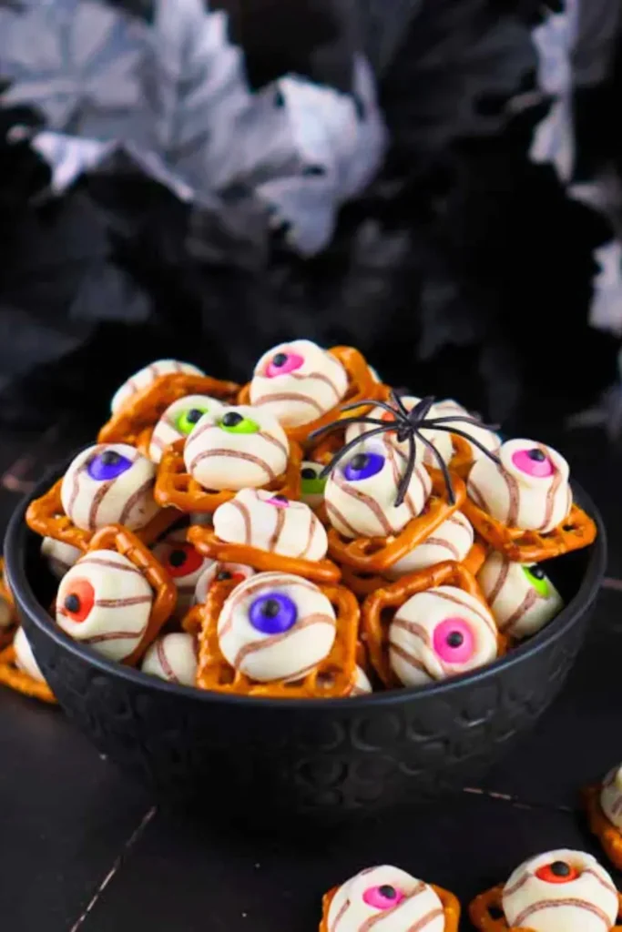 Halloween Pretzel Hugs