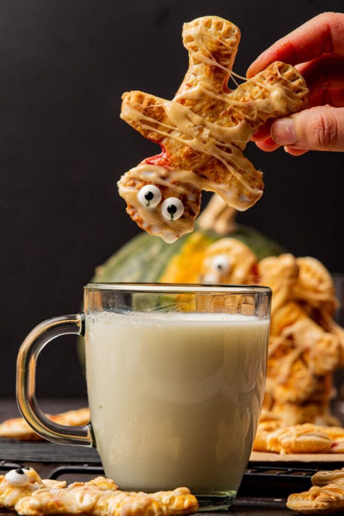 Mummy Pumpkin Hand Pies