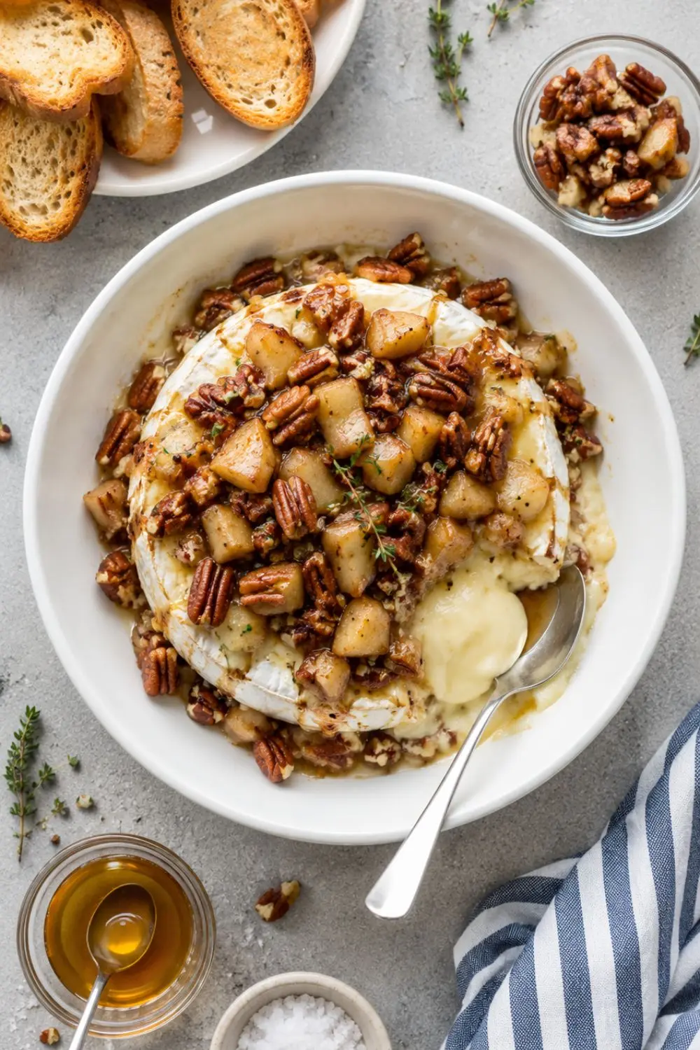 Warm Apple Cinnamon Pecan Baked Brie