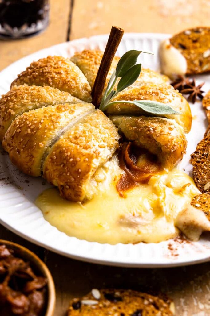 Baked Brie in Puff Pastry Pumpkin